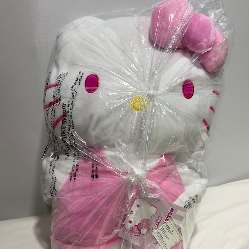 NEW HELLO KITTY PLUSHIE